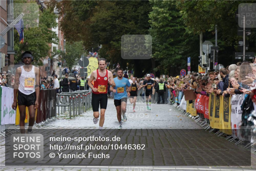 13.09.2026 - Kiel Lauf Yannick Fuchs http://msf.ph/oto/10446362 13.09.2026 12:17:09 Ziel 1641, 8057, 10638, 10897, 12448, 3365, 3971, 7833, 8057, 9055, 1166, 3643, 4325, 5522, 10684, 11287, 169, 7260, 9055 meine-sportfotos.de