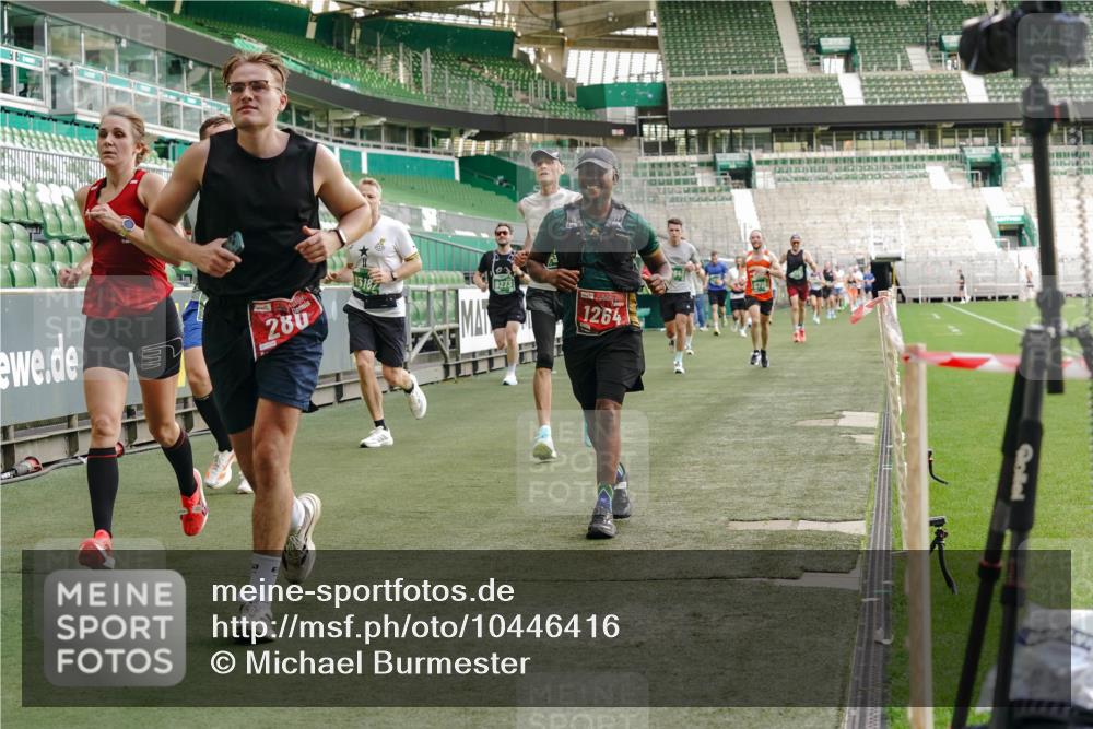 13.09.2026 - 21. swb-Marathon Bremen Michael Burmester http://msf.ph/oto/10446416 13.09.2026 12:46:33 Laufen im Stadion 195, 280, 474, 508, 538, 567, 604, 697, 788, 868, 1017, 1034, 1181, 1241, 1277, 1554, 1863, 2020, 2021, 2084, 2087, 2297, 2538, 2646, 2809, 2889, 3118, 3196, 3271, 3284, 3424, 3520, 4025, 4110, 4157, 4236, 4239, 4729, 4777, 4808, 5024, 5092, 5238, 5283, 5674, 5719, 5725, 5976, 6053, 6686, 6815, 6918, 7102, 7336, 7478, 7814, 7871, 8054, 8096, 8319, 8325, 8331, 8334, 8670, 8701, 8756, 8936, 8983, 9061, 9070, 9129, 9273, 9306, 9495, 9544, 9642, 9813, 9918, 13034, 439 meine-sportfotos.de