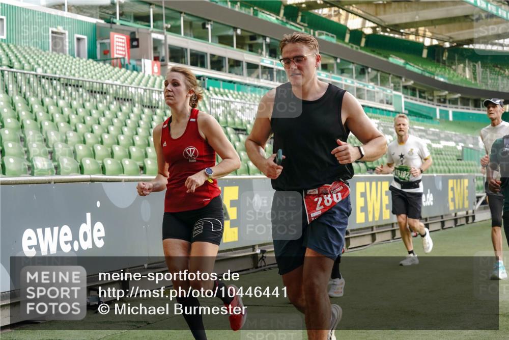 13.09.2026 - 21. swb-Marathon Bremen Michael Burmester http://msf.ph/oto/10446441 13.09.2026 12:46:34 Laufen im Stadion 195, 280, 474, 508, 538, 567, 604, 697, 788, 868, 1017, 1034, 1181, 1241, 1277, 1554, 1863, 2020, 2021, 2084, 2087, 2297, 2538, 2646, 2809, 2889, 3118, 3196, 3271, 3284, 3424, 3520, 4025, 4110, 4157, 4236, 4239, 4729, 4777, 4808, 5024, 5092, 5238, 5283, 5674, 5719, 5725, 5976, 6053, 6686, 6815, 6918, 7102, 7336, 7478, 7814, 7871, 8054, 8060, 8096, 8319, 8325, 8331, 8334, 8670, 8701, 8756, 8936, 8983, 9061, 9070, 9129, 9273, 9306, 9495, 9544, 9642, 9813, 9918, 13034, 439 meine-sportfotos.de