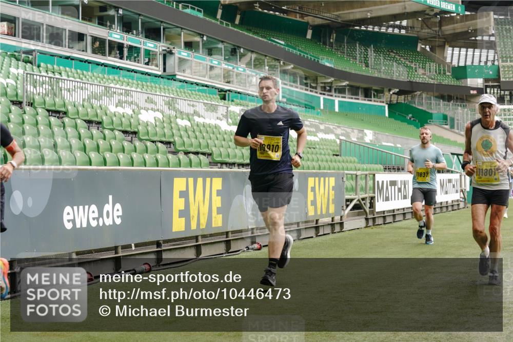13.09.2026 - 21. swb-Marathon Bremen Michael Burmester http://msf.ph/oto/10446473 13.09.2026 10:29:36 Laufen im Stadion 10162, 10170, 10183, 10193, 10200, 10218, 10233, 10253, 10267, 10270, 10294, 10316, 10334, 10348, 10381, 10392, 10421, 10426, 10452, 10467, 10515, 10525, 10537, 10538, 10544, 10585, 10588, 10641, 10652, 10655, 10709, 10734, 10739, 10761, 10763, 10764, 10770, 10780, 10808, 10825, 10827, 10835, 10837, 10840, 10876, 10887, 10906, 10910, 10923, 10966, 10984, 10993, 11002, 11005, 11007, 11018, 11035, 11058, 11087, 11092, 11109, 11170 meine-sportfotos.de