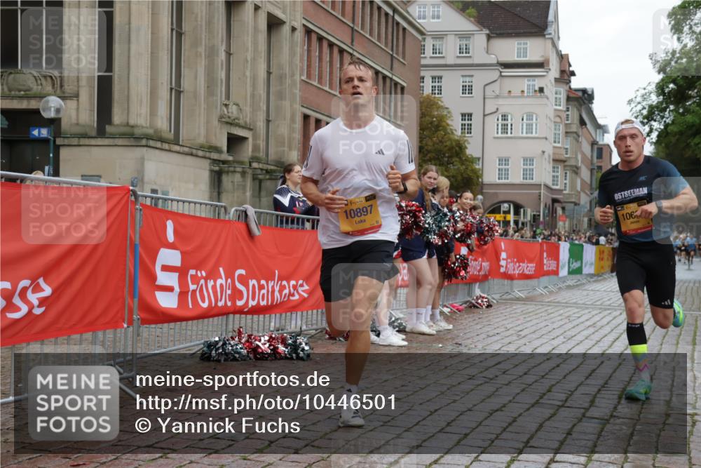 13.09.2026 - Kiel Lauf Yannick Fuchs http://msf.ph/oto/10446501 13.09.2026 12:17:27 Ziel 1166, 3643, 4325, 5522, 10684, 11287, 1641, 3365, 3971, 7833, 8057, 10638, 10897, 12448, 639, 3366, 6359, 6932, 7186, 9345, 12084, 12351, 12449, 12521, 3365, 3971, 7833 meine-sportfotos.de