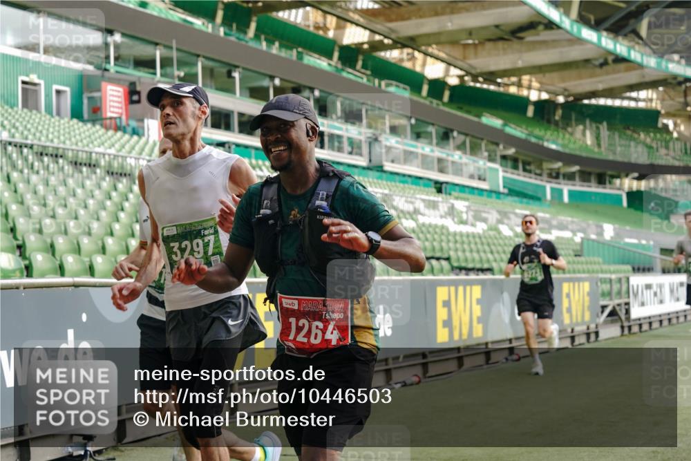 13.09.2026 - 21. swb-Marathon Bremen Michael Burmester http://msf.ph/oto/10446503 13.09.2026 12:46:36 Laufen im Stadion 195, 474, 508, 538, 567, 604, 621, 697, 788, 868, 1017, 1034, 1181, 1241, 1277, 1554, 1863, 2020, 2021, 2084, 2087, 2297, 2538, 2646, 2809, 2889, 3118, 3196, 3271, 3284, 3297, 3424, 3520, 4025, 4110, 4157, 4236, 4239, 4729, 4777, 4808, 5024, 5092, 5238, 5283, 5674, 5719, 5725, 5976, 6053, 6686, 6815, 6918, 7102, 7336, 7478, 7814, 7871, 8054, 8060, 8096, 8319, 8325, 8331, 8334, 8670, 8701, 8756, 8936, 8983, 9061, 9070, 9129, 9273, 9306, 9495, 9544, 9642, 9813, 9918, 13034, 439 meine-sportfotos.de