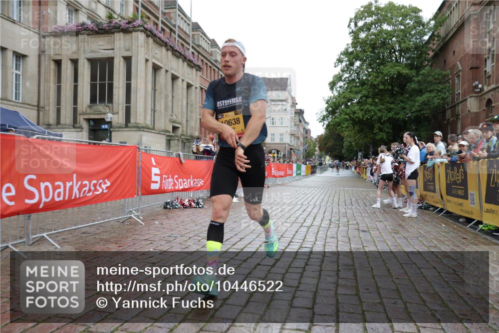 13.09.2026 - Kiel Lauf Yannick Fuchs http://msf.ph/oto/10446522 13.09.2026 12:17:29 Ziel 1166, 3643, 4325, 5522, 10684, 12084, 1641, 3365, 8057, 10638, 10897, 11287, 12448, 639, 3366, 6359, 6932, 7186, 9247, 9345, 12351, 12449, 12521, 3365, 3971, 7833 meine-sportfotos.de