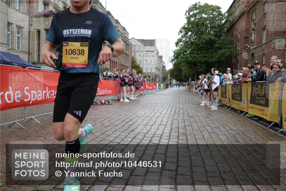 13.09.2026 - Kiel Lauf Yannick Fuchs http://msf.ph/oto/10446531 13.09.2026 12:17:29 Ziel 1166, 3643, 4325, 5522, 10684, 12084, 1641, 3365, 8057, 10638, 10897, 11287, 12448, 639, 3366, 6359, 6932, 7186, 9247, 9345, 12351, 12449, 12521, 3365, 3971, 7833 meine-sportfotos.de
