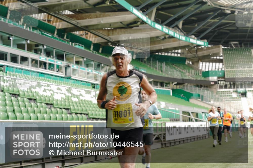 13.09.2026 - 21. swb-Marathon Bremen Michael Burmester http://msf.ph/oto/10446545 13.09.2026 10:29:38 Laufen im Stadion 10162, 10170, 10183, 10193, 10200, 10218, 10233, 10253, 10267, 10294, 10316, 10334, 10348, 10381, 10392, 10421, 10426, 10452, 10467, 10515, 10525, 10537, 10538, 10544, 10585, 10588, 10641, 10652, 10655, 10709, 10734, 10739, 10761, 10763, 10764, 10770, 10780, 10808, 10825, 10827, 10835, 10837, 10840, 10862, 10876, 10887, 10906, 10910, 10923, 10966, 10984, 10993, 11002, 11005, 11007, 11018, 11035, 11058, 11087, 11092, 11109, 11170 meine-sportfotos.de