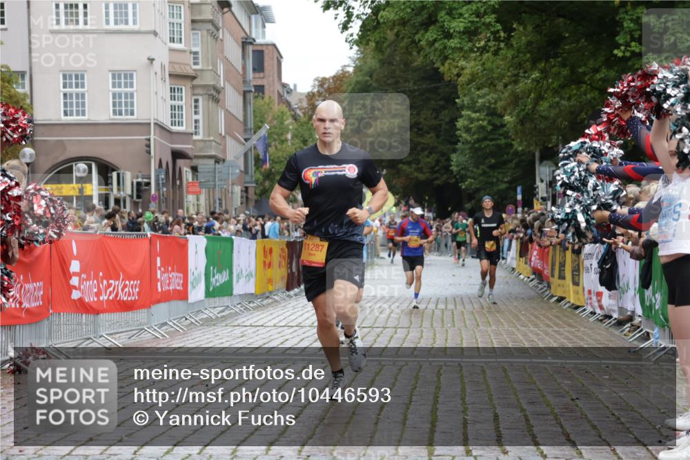 13.09.2026 - Kiel Lauf Yannick Fuchs http://msf.ph/oto/10446593 13.09.2026 12:17:41 Ziel 639, 3366, 6359, 6932, 7186, 9345, 12084, 12351, 12449, 12521, 1166, 3643, 4325, 5522, 10684, 11287, 12448, 8927, 9247, 1641, 8057, 10638, 10897 meine-sportfotos.de