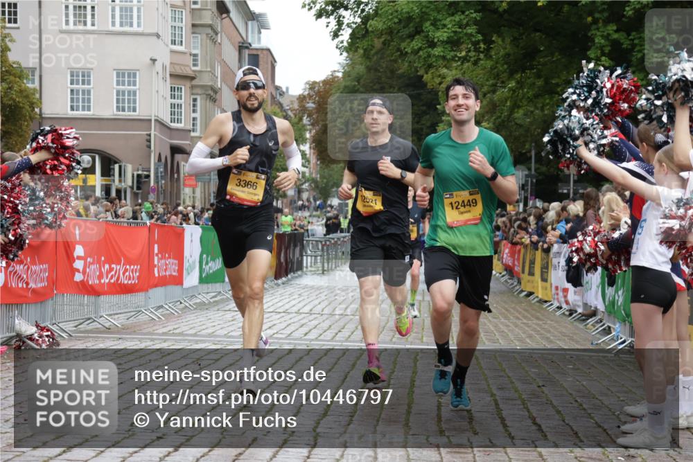 13.09.2026 - Kiel Lauf Yannick Fuchs http://msf.ph/oto/10446797 13.09.2026 12:17:59 Ziel 8927, 9247, 639, 1166, 3366, 4325, 6359, 6932, 7186, 9247, 9345, 10684, 12084, 12351, 12449, 12521, 447, 1043, 3774, 4114, 7946, 1166, 3643, 4325, 5522, 10684, 11287 meine-sportfotos.de