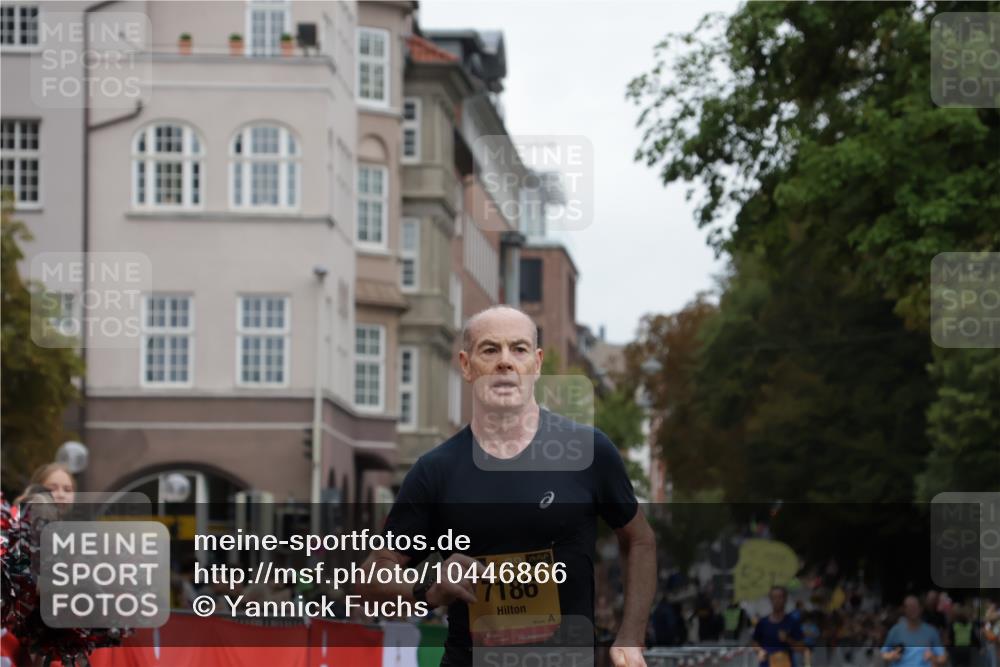 13.09.2026 - Kiel Lauf Yannick Fuchs http://msf.ph/oto/10446866 13.09.2026 12:18:03 Ziel 3774, 7946, 8927, 639, 3366, 6359, 6932, 7186, 9247, 9345, 12084, 12351, 12449, 12521, 447, 949, 1043, 3967, 4114, 1166, 3643, 4325, 5522, 10684 meine-sportfotos.de