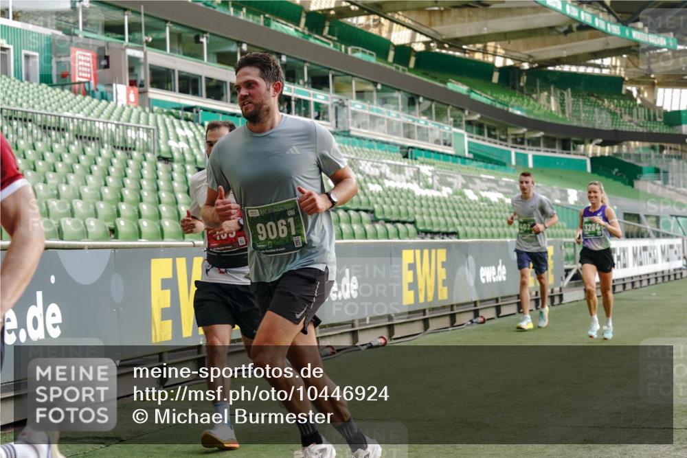13.09.2026 - 21. swb-Marathon Bremen Michael Burmester http://msf.ph/oto/10446924 13.09.2026 12:46:46 Laufen im Stadion 195, 474, 538, 567, 604, 621, 697, 788, 868, 1017, 1034, 1181, 1241, 1277, 1554, 1863, 2021, 2084, 2087, 2266, 2297, 2538, 2646, 2809, 2889, 3118, 3196, 3284, 3297, 3424, 3520, 4025, 4110, 4157, 4236, 4239, 4729, 4777, 4808, 4992, 5024, 5238, 5283, 5674, 5719, 5725, 5976, 6053, 6686, 6784, 6815, 6918, 7102, 7336, 7478, 7814, 7871, 8054, 8060, 8096, 8319, 8325, 8331, 8334, 8670, 8701, 8756, 8936, 8983, 9061, 9070, 9273, 9306, 9495, 9544, 9689, 9813, 9918, 13034, 439 meine-sportfotos.de