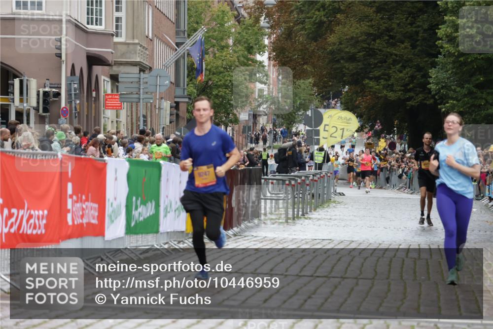 13.09.2026 - Kiel Lauf Yannick Fuchs http://msf.ph/oto/10446959 13.09.2026 12:18:09 Ziel 1043, 3774, 4114, 7946, 8927, 639, 3366, 6359, 6932, 7186, 9247, 9345, 12084, 12351, 12449, 12521, 447, 949, 3967, 6333, 3366, 4325, 12084, 12449, 12521 meine-sportfotos.de