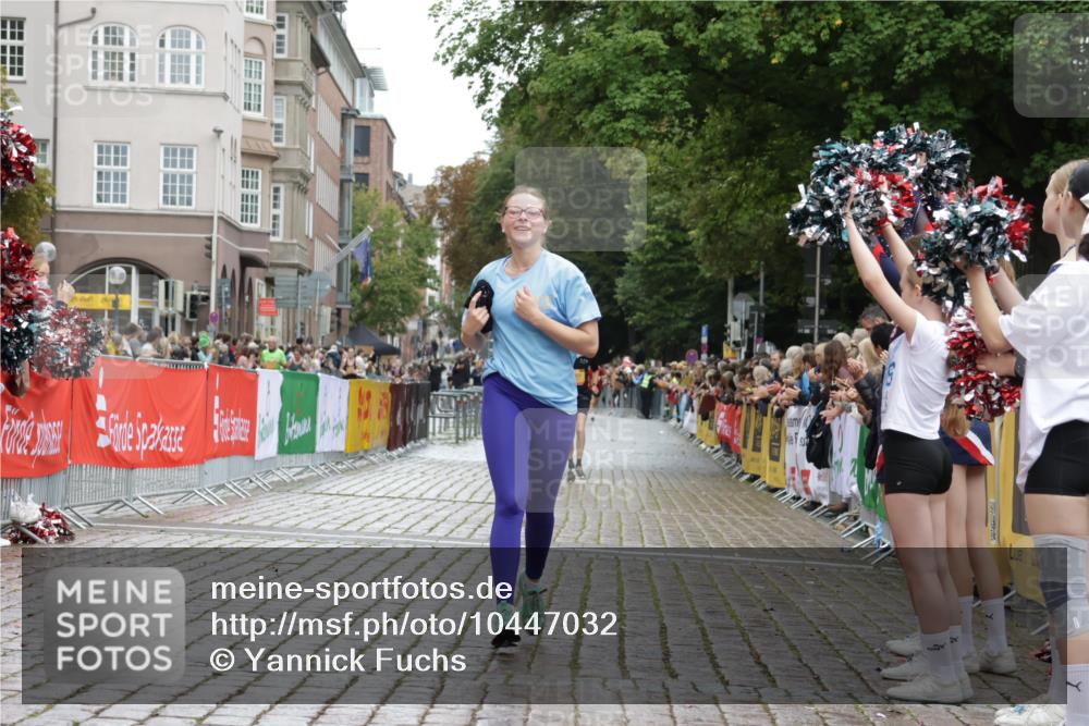 13.09.2026 - Kiel Lauf Yannick Fuchs http://msf.ph/oto/10447032 13.09.2026 12:18:15 Ziel 447, 1043, 3774, 3967, 4114, 7946, 639, 6359, 6932, 7186, 8927, 9247, 9345, 12351, 949, 1970, 6333, 8402, 3366, 7186, 12084, 12449, 12521 meine-sportfotos.de
