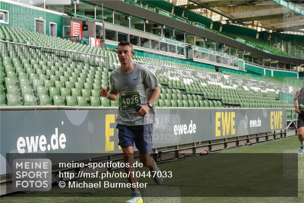 13.09.2026 - 21. swb-Marathon Bremen Michael Burmester http://msf.ph/oto/10447033 13.09.2026 12:46:49 Laufen im Stadion 195, 474, 538, 567, 604, 621, 697, 788, 868, 1017, 1034, 1181, 1241, 1277, 1554, 1863, 2021, 2084, 2087, 2266, 2297, 2538, 2646, 2809, 2889, 3118, 3196, 3284, 3297, 3424, 3520, 4025, 4110, 4157, 4236, 4239, 4614, 4729, 4777, 4808, 4992, 5024, 5238, 5283, 5674, 5719, 5725, 5976, 6053, 6686, 6784, 6815, 6918, 7102, 7336, 7814, 7871, 8060, 8319, 8325, 8331, 8334, 8670, 8701, 8756, 8936, 8983, 9061, 9273, 9495, 9544, 9689, 9813, 9918, 13034, 439 meine-sportfotos.de