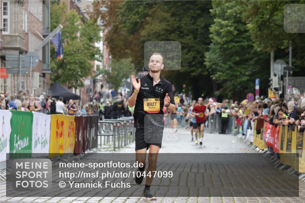 13.09.2026 - Kiel Lauf Yannick Fuchs http://msf.ph/oto/10447099 13.09.2026 12:18:20 Ziel 447, 949, 1043, 3967, 4114, 639, 3774, 4114, 6359, 6932, 7946, 8927, 9247, 9345, 12351, 1970, 6333, 8402, 639, 6359, 6932, 7186, 9345, 12351 meine-sportfotos.de