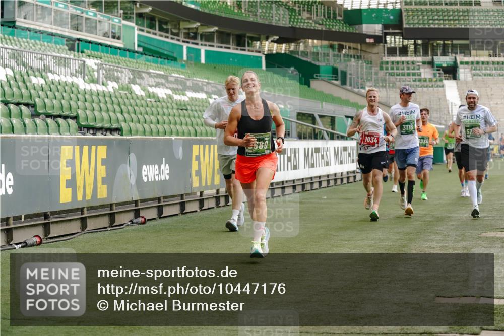 13.09.2026 - 21. swb-Marathon Bremen Michael Burmester http://msf.ph/oto/10447176 13.09.2026 12:46:54 Laufen im Stadion 195, 538, 567, 604, 621, 697, 868, 1017, 1034, 1181, 1241, 1277, 1554, 1863, 2021, 2084, 2087, 2266, 2297, 2538, 2646, 2809, 2889, 3118, 3196, 3284, 3297, 3424, 3520, 3794, 4025, 4110, 4157, 4236, 4239, 4614, 4729, 4777, 4808, 4992, 5024, 5238, 5283, 5674, 5719, 5725, 5803, 5976, 6053, 6686, 6708, 6784, 6815, 6918, 7102, 7336, 7538, 7814, 7871, 8060, 8319, 8325, 8331, 8334, 8621, 8670, 8701, 8756, 8936, 8980, 8983, 9061, 9273, 9495, 9544, 9689, 9813, 9918, 13034, 439 meine-sportfotos.de