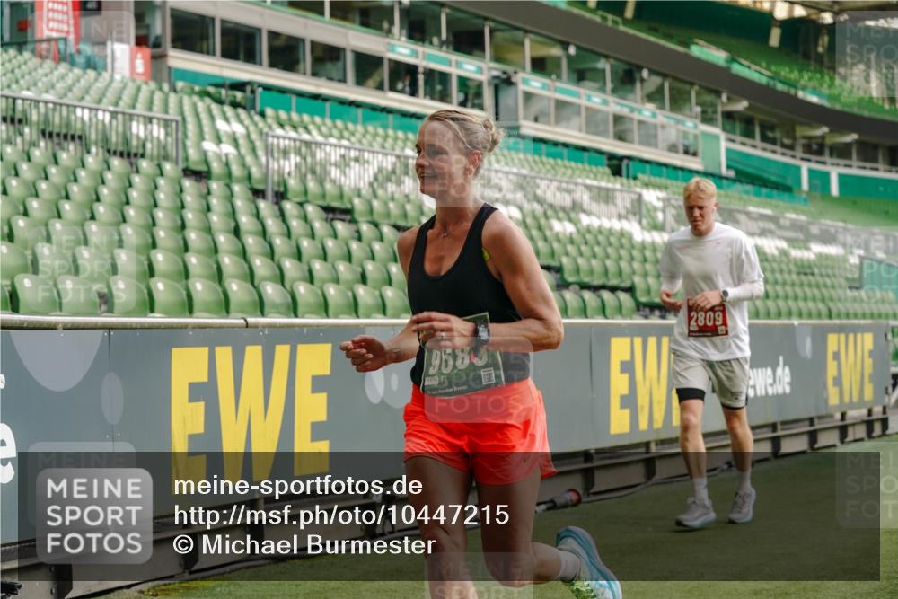 13.09.2026 - 21. swb-Marathon Bremen Michael Burmester http://msf.ph/oto/10447215 13.09.2026 12:46:56 Laufen im Stadion 195, 538, 567, 604, 621, 697, 868, 1017, 1034, 1181, 1241, 1277, 1554, 1863, 2021, 2084, 2087, 2266, 2297, 2538, 2646, 2809, 2889, 3118, 3196, 3284, 3297, 3424, 3520, 3794, 4025, 4110, 4157, 4236, 4239, 4614, 4729, 4777, 4808, 4992, 5024, 5238, 5283, 5674, 5719, 5725, 5803, 5976, 6053, 6686, 6708, 6784, 6815, 7102, 7336, 7538, 7814, 7871, 8060, 8319, 8325, 8331, 8334, 8621, 8670, 8701, 8756, 8936, 8980, 8983, 9061, 9273, 9495, 9544, 9689, 9813, 9918, 13034, 439 meine-sportfotos.de