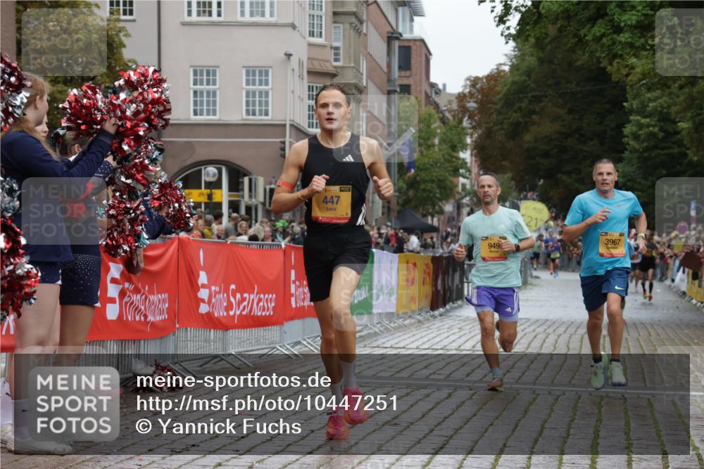 13.09.2026 - Kiel Lauf Yannick Fuchs http://msf.ph/oto/10447251 13.09.2026 12:18:42 Ziel 1661, 1970, 8402, 11272, 447, 949, 1043, 1970, 3774, 3967, 4114, 6333, 7946, 1510, 2960, 3884, 4280, 12648, 12707, 3774, 4114, 7946, 8927 meine-sportfotos.de