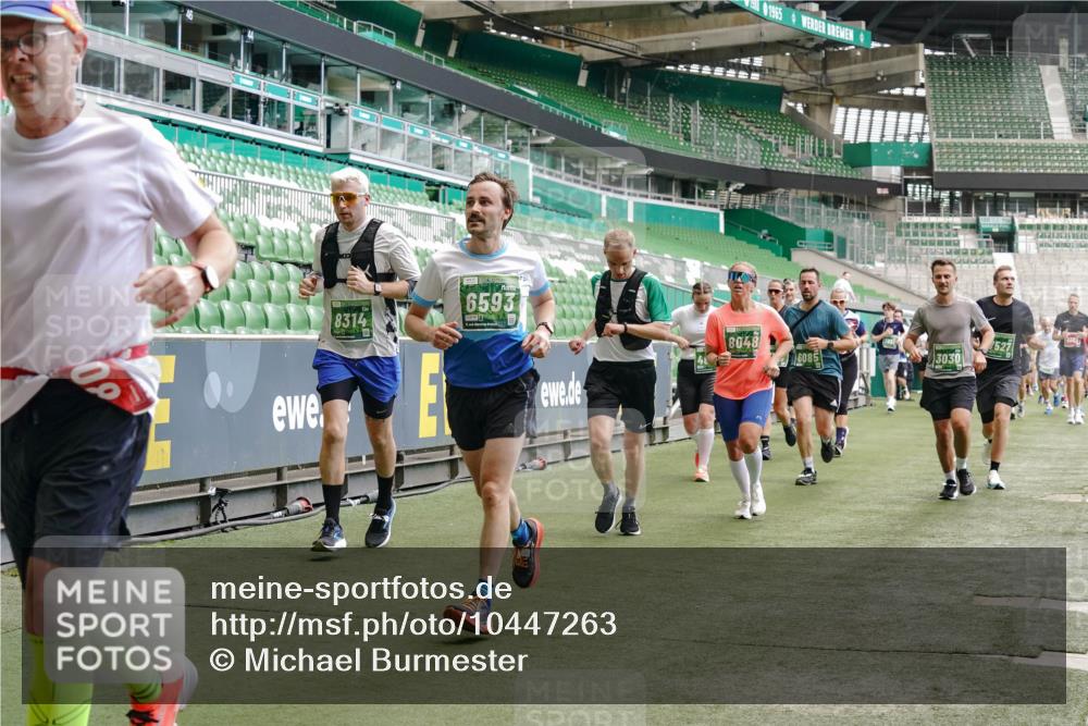 13.09.2026 - 21. swb-Marathon Bremen Michael Burmester http://msf.ph/oto/10447263 13.09.2026 13:08:29 Laufen im Stadion 132, 156, 489, 549, 551, 563, 607, 625, 682, 800, 808, 809, 813, 834, 846, 884, 911, 922, 1025, 1072, 1124, 1150, 1173, 1189, 1210, 1285, 1289, 1322, 1364, 1387, 1395, 1398, 1532, 1559, 1600, 1688, 1831, 1841, 1854, 1880, 1899, 1926, 1938, 2003, 2041, 2070, 2208, 2215, 2219, 2229, 2243, 2283, 2318, 2366, 2380, 2405, 2413, 2429, 2441, 2467, 2492, 2565, 2611, 2635, 2692, 2727, 2731, 2755, 2782, 2802, 2823, 2831, 2841, 2866, 2897, 2911, 2930, 2941, 2949, 2960, 3327 meine-sportfotos.de