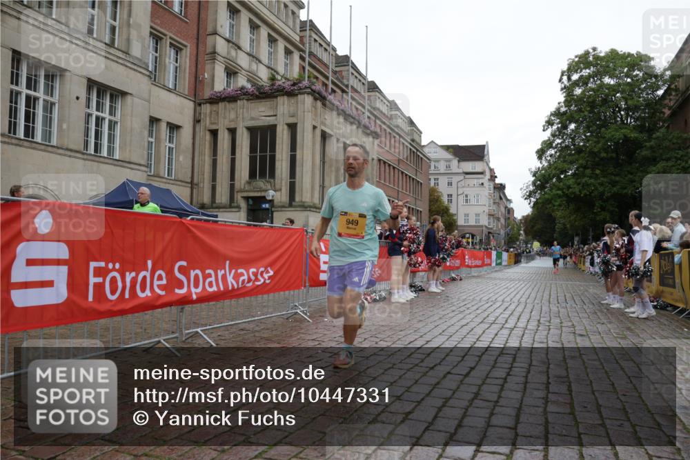 13.09.2026 - Kiel Lauf Yannick Fuchs http://msf.ph/oto/10447331 13.09.2026 12:18:46 Ziel 1510, 1661, 11272, 12648, 12707, 447, 949, 1043, 1970, 3967, 6333, 8402, 1492, 2960, 3884, 4280, 1043, 3774, 4114, 7946 meine-sportfotos.de