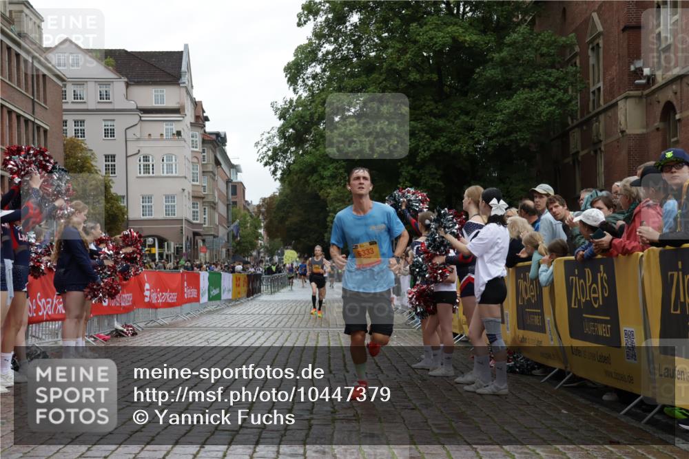 13.09.2026 - Kiel Lauf Yannick Fuchs http://msf.ph/oto/10447379 13.09.2026 12:18:51 Ziel 1510, 1661, 2960, 3884, 4280, 11272, 12648, 12707, 447, 949, 1970, 3967, 6333, 8402, 1492, 447, 1043, 4114 meine-sportfotos.de