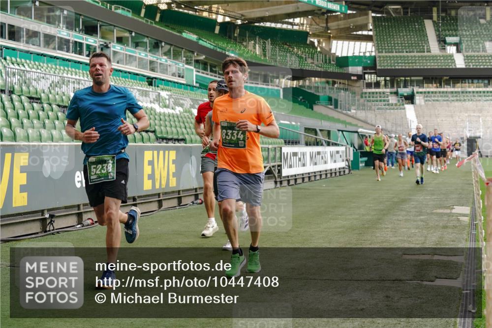 13.09.2026 - 21. swb-Marathon Bremen Michael Burmester http://msf.ph/oto/10447408 13.09.2026 12:47:00 Laufen im Stadion 195, 538, 567, 604, 621, 697, 868, 1017, 1034, 1181, 1241, 1277, 1554, 1863, 2021, 2084, 2087, 2266, 2297, 2538, 2646, 2809, 2889, 2956, 3118, 3196, 3242, 3284, 3297, 3424, 3520, 3794, 4025, 4157, 4236, 4239, 4614, 4729, 4777, 4808, 4992, 5024, 5238, 5283, 5674, 5719, 5725, 5803, 5976, 6053, 6686, 6708, 6784, 6815, 7102, 7336, 7538, 7814, 7871, 8060, 8319, 8325, 8331, 8334, 8611, 8621, 8670, 8701, 8756, 8936, 8980, 8983, 9061, 9273, 9495, 9544, 9689, 9813, 9918, 13034, 439 meine-sportfotos.de