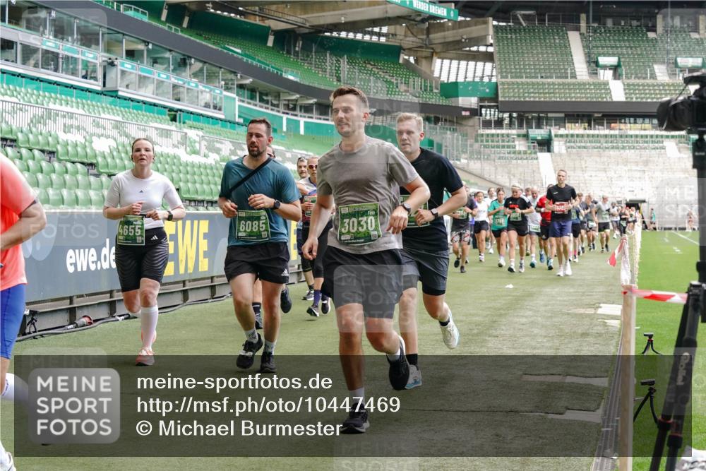 13.09.2026 - 21. swb-Marathon Bremen Michael Burmester http://msf.ph/oto/10447469 13.09.2026 13:08:32 Laufen im Stadion 132, 156, 383, 489, 549, 551, 563, 607, 625, 682, 800, 808, 809, 813, 834, 846, 884, 911, 1025, 1072, 1124, 1150, 1173, 1189, 1210, 1285, 1289, 1322, 1364, 1387, 1395, 1398, 1532, 1559, 1600, 1688, 1831, 1841, 1854, 1880, 1899, 1926, 2003, 2041, 2070, 2208, 2215, 2219, 2229, 2243, 2283, 2318, 2366, 2380, 2405, 2413, 2429, 2441, 2467, 2492, 2565, 2611, 2635, 2692, 2727, 2731, 2755, 2782, 2802, 2823, 2831, 2841, 2866, 2897, 2911, 2930, 2931, 2941, 2949, 2960, 3327, 3437 meine-sportfotos.de