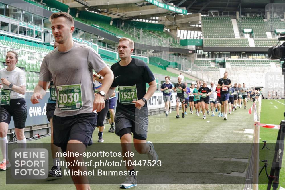 13.09.2026 - 21. swb-Marathon Bremen Michael Burmester http://msf.ph/oto/10447523 13.09.2026 13:08:33 Laufen im Stadion 132, 156, 383, 489, 549, 551, 563, 607, 625, 682, 800, 808, 809, 813, 834, 846, 884, 911, 1025, 1072, 1124, 1150, 1173, 1189, 1210, 1285, 1289, 1322, 1364, 1387, 1395, 1398, 1532, 1559, 1600, 1688, 1831, 1841, 1854, 1880, 1899, 1926, 2003, 2041, 2070, 2208, 2215, 2219, 2229, 2243, 2283, 2318, 2366, 2380, 2405, 2413, 2429, 2441, 2467, 2492, 2565, 2611, 2635, 2692, 2727, 2731, 2755, 2782, 2802, 2823, 2831, 2841, 2866, 2897, 2911, 2930, 2931, 2941, 2949, 2960, 3327, 3437 meine-sportfotos.de