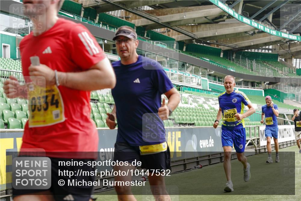 13.09.2026 - 21. swb-Marathon Bremen Michael Burmester http://msf.ph/oto/10447532 13.09.2026 10:29:56 Laufen im Stadion 10162, 10170, 10174, 10183, 10193, 10200, 10218, 10233, 10253, 10267, 10281, 10304, 10316, 10334, 10339, 10348, 10359, 10381, 10392, 10421, 10426, 10452, 10467, 10515, 10525, 10537, 10538, 10585, 10588, 10641, 10652, 10714, 10734, 10739, 10761, 10763, 10764, 10765, 10780, 10808, 10825, 10827, 10835, 10837, 10840, 10862, 10863, 10876, 10884, 10886, 10887, 10906, 10910, 10923, 10966, 10984, 10993, 11002, 11005, 11007, 11018, 11035, 11038, 11109 meine-sportfotos.de