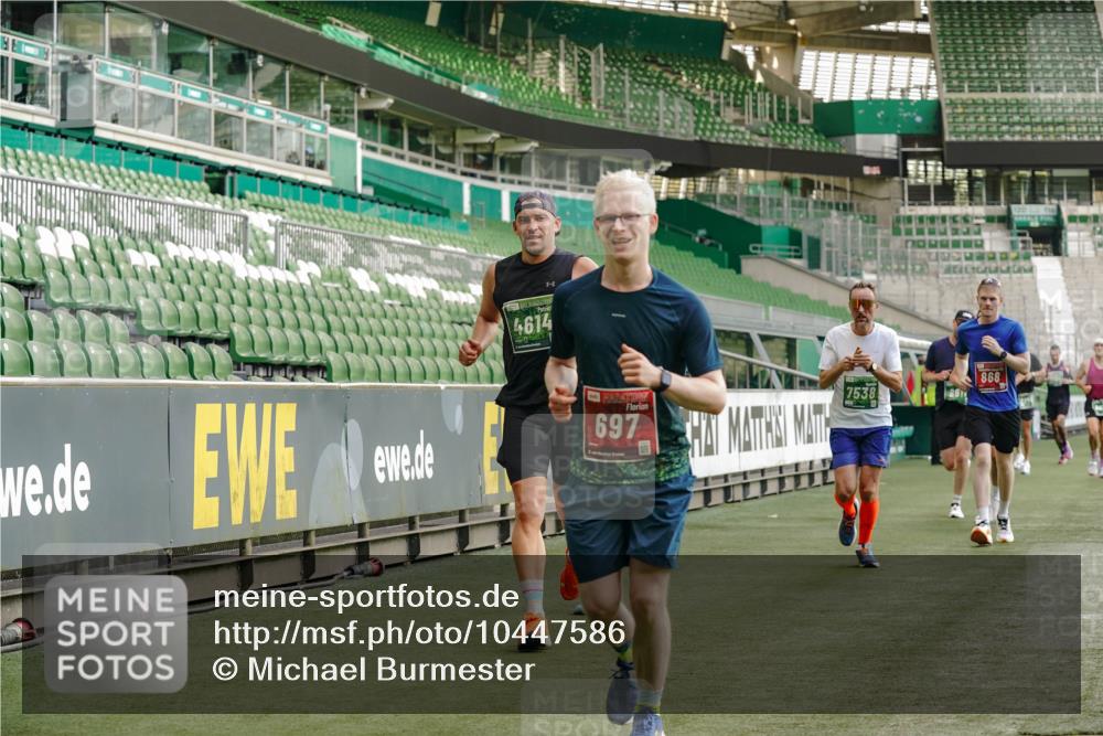 13.09.2026 - 21. swb-Marathon Bremen Michael Burmester http://msf.ph/oto/10447586 13.09.2026 12:47:07 Laufen im Stadion 195, 384, 538, 567, 604, 621, 697, 868, 1017, 1034, 1181, 1241, 1554, 1863, 2021, 2084, 2087, 2266, 2297, 2538, 2646, 2809, 2889, 2956, 3118, 3196, 3242, 3284, 3297, 3424, 3520, 3794, 4025, 4236, 4239, 4614, 4729, 4777, 4808, 4992, 5024, 5238, 5283, 5674, 5719, 5725, 5803, 5976, 6053, 6686, 6708, 6784, 6815, 7102, 7336, 7538, 7814, 7871, 8060, 8319, 8325, 8331, 8334, 8611, 8621, 8670, 8701, 8756, 8980, 8983, 9061, 9273, 9495, 9544, 9689, 9813, 9918, 13034, 439 meine-sportfotos.de