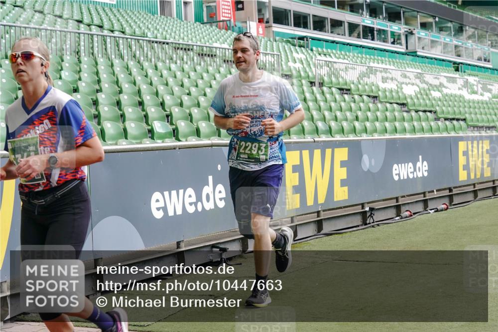 13.09.2026 - 21. swb-Marathon Bremen Michael Burmester http://msf.ph/oto/10447663 13.09.2026 13:08:36 Laufen im Stadion 132, 156, 383, 489, 532, 549, 551, 563, 607, 625, 682, 800, 808, 809, 813, 834, 846, 884, 911, 1025, 1072, 1124, 1150, 1173, 1189, 1210, 1285, 1289, 1322, 1364, 1387, 1395, 1398, 1532, 1559, 1600, 1688, 1831, 1841, 1854, 1880, 1899, 1926, 2003, 2041, 2070, 2208, 2215, 2229, 2243, 2283, 2318, 2366, 2380, 2405, 2413, 2429, 2441, 2467, 2492, 2565, 2611, 2635, 2692, 2727, 2731, 2755, 2782, 2802, 2823, 2831, 2841, 2866, 2897, 2911, 2930, 2931, 2941, 2949, 2960, 3327, 3437 meine-sportfotos.de