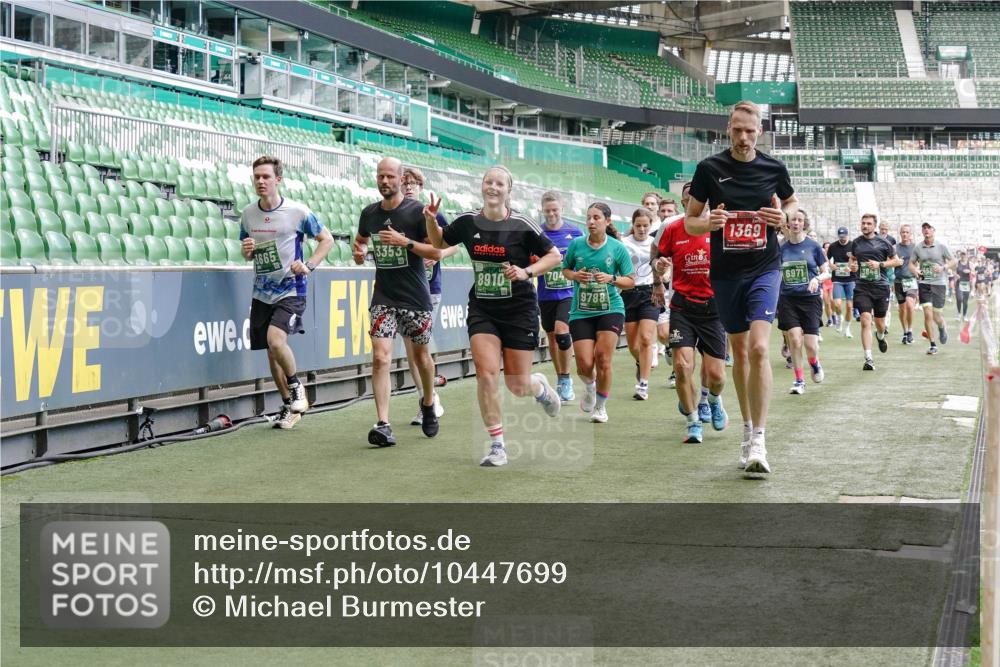 13.09.2026 - 21. swb-Marathon Bremen Michael Burmester http://msf.ph/oto/10447699 13.09.2026 13:08:38 Laufen im Stadion 132, 383, 489, 532, 549, 551, 563, 607, 625, 682, 800, 808, 809, 813, 834, 846, 884, 911, 1025, 1072, 1124, 1150, 1173, 1189, 1210, 1285, 1289, 1322, 1364, 1387, 1395, 1398, 1532, 1559, 1600, 1688, 1831, 1841, 1854, 1880, 1899, 1926, 2003, 2041, 2070, 2208, 2215, 2229, 2243, 2283, 2366, 2380, 2405, 2413, 2429, 2441, 2467, 2492, 2565, 2611, 2635, 2692, 2727, 2731, 2755, 2782, 2802, 2823, 2831, 2841, 2866, 2897, 2930, 2931, 2941, 2949, 3327, 3437 meine-sportfotos.de