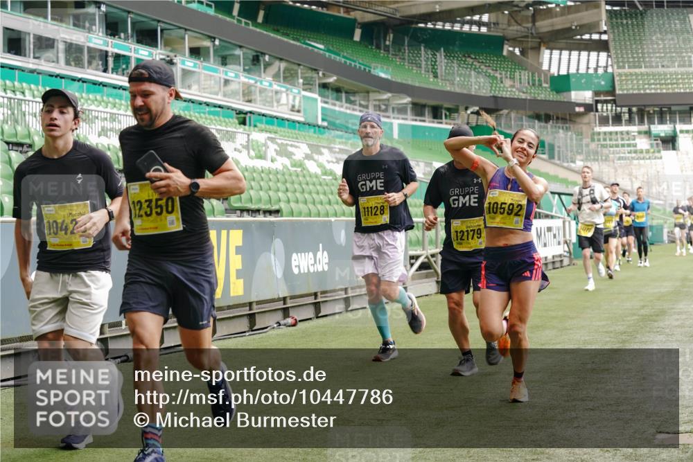 13.09.2026 - 21. swb-Marathon Bremen Michael Burmester http://msf.ph/oto/10447786 13.09.2026 10:30:01 Laufen im Stadion 10162, 10170, 10174, 10183, 10193, 10200, 10218, 10233, 10253, 10267, 10281, 10304, 10334, 10339, 10348, 10359, 10381, 10392, 10421, 10426, 10452, 10467, 10515, 10525, 10537, 10585, 10588, 10641, 10652, 10714, 10734, 10739, 10761, 10763, 10764, 10765, 10780, 10808, 10825, 10827, 10835, 10837, 10840, 10862, 10863, 10876, 10884, 10886, 10887, 10906, 10910, 10923, 10966, 10984, 11002, 11005, 11007, 11018, 11035, 11038, 11109 meine-sportfotos.de