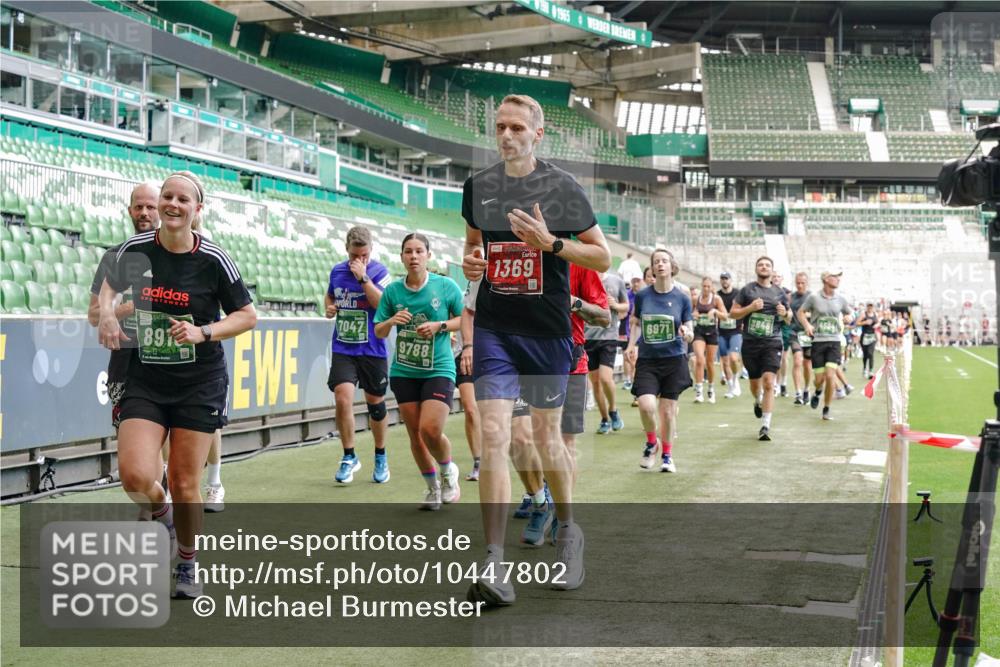 13.09.2026 - 21. swb-Marathon Bremen Michael Burmester http://msf.ph/oto/10447802 13.09.2026 13:08:39 Laufen im Stadion 132, 383, 489, 532, 549, 551, 563, 607, 625, 682, 800, 808, 809, 813, 834, 846, 884, 911, 1025, 1072, 1124, 1150, 1173, 1189, 1210, 1285, 1289, 1322, 1364, 1387, 1395, 1398, 1532, 1559, 1600, 1688, 1831, 1841, 1854, 1880, 1899, 1926, 2003, 2041, 2070, 2208, 2215, 2229, 2243, 2283, 2366, 2380, 2405, 2413, 2429, 2441, 2467, 2492, 2565, 2611, 2635, 2692, 2727, 2731, 2755, 2782, 2802, 2823, 2831, 2841, 2866, 2897, 2930, 2931, 2941, 2949, 3327, 3437 meine-sportfotos.de