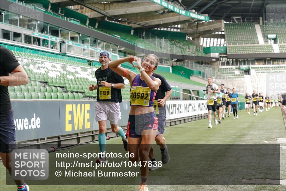 13.09.2026 - 21. swb-Marathon Bremen Michael Burmester http://msf.ph/oto/10447838 13.09.2026 10:30:02 Laufen im Stadion 10162, 10170, 10174, 10183, 10193, 10200, 10218, 10233, 10253, 10267, 10281, 10304, 10334, 10339, 10348, 10359, 10381, 10392, 10421, 10426, 10452, 10467, 10515, 10525, 10537, 10585, 10588, 10641, 10652, 10714, 10734, 10739, 10761, 10763, 10764, 10765, 10780, 10808, 10825, 10827, 10835, 10837, 10840, 10862, 10863, 10876, 10884, 10886, 10887, 10906, 10910, 10923, 10966, 10984, 11002, 11005, 11007, 11018, 11035, 11038, 11109 meine-sportfotos.de