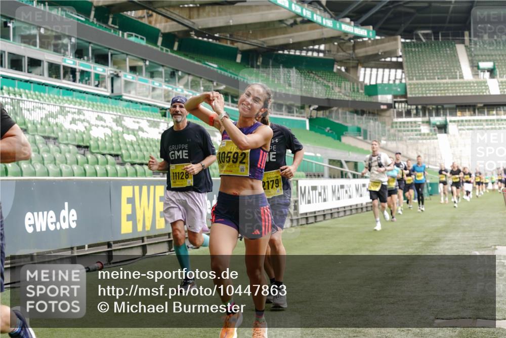 13.09.2026 - 21. swb-Marathon Bremen Michael Burmester http://msf.ph/oto/10447863 13.09.2026 10:30:02 Laufen im Stadion 10162, 10170, 10174, 10183, 10193, 10200, 10218, 10233, 10253, 10267, 10281, 10304, 10334, 10339, 10348, 10359, 10381, 10392, 10421, 10426, 10452, 10467, 10515, 10525, 10537, 10585, 10588, 10641, 10652, 10714, 10734, 10739, 10761, 10763, 10764, 10765, 10780, 10808, 10825, 10827, 10835, 10837, 10840, 10862, 10863, 10876, 10884, 10886, 10887, 10906, 10910, 10923, 10966, 10984, 11002, 11005, 11007, 11018, 11035, 11038, 11109 meine-sportfotos.de
