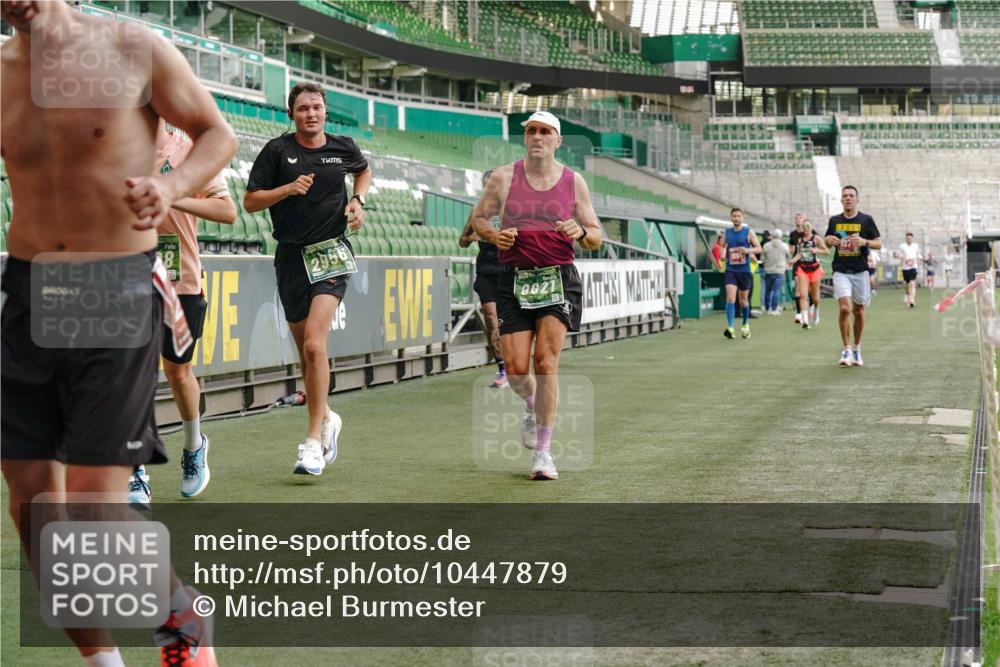 13.09.2026 - 21. swb-Marathon Bremen Michael Burmester http://msf.ph/oto/10447879 13.09.2026 12:47:16 Laufen im Stadion 195, 384, 538, 567, 604, 621, 697, 868, 1034, 1181, 1241, 1554, 2021, 2087, 2266, 2297, 2538, 2646, 2809, 2889, 2956, 3118, 3196, 3242, 3284, 3297, 3424, 3466, 3520, 3794, 4025, 4236, 4239, 4614, 4729, 4777, 4808, 4992, 5024, 5238, 5283, 5674, 5719, 5725, 5803, 5976, 6025, 6053, 6686, 6708, 6784, 6815, 7102, 7538, 7814, 7871, 8060, 8319, 8325, 8331, 8334, 8611, 8621, 8670, 8701, 8980, 8983, 9061, 9495, 9544, 9689, 9813, 9918, 13034 meine-sportfotos.de