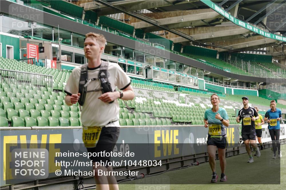 13.09.2026 - 21. swb-Marathon Bremen Michael Burmester http://msf.ph/oto/10448034 13.09.2026 10:30:08 Laufen im Stadion 10162, 10170, 10174, 10183, 10193, 10200, 10218, 10227, 10233, 10253, 10267, 10281, 10304, 10334, 10339, 10348, 10359, 10381, 10392, 10421, 10426, 10448, 10452, 10467, 10515, 10525, 10537, 10585, 10588, 10641, 10652, 10714, 10734, 10739, 10757, 10761, 10763, 10764, 10765, 10780, 10808, 10821, 10822, 10825, 10827, 10837, 10838, 10840, 10862, 10863, 10876, 10884, 10886, 10887, 10906, 10910, 10923, 10966, 10984, 11002, 11007, 11018, 11038, 11109 meine-sportfotos.de