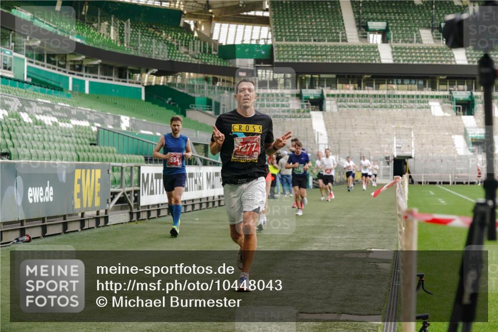 13.09.2026 - 21. swb-Marathon Bremen Michael Burmester http://msf.ph/oto/10448043 13.09.2026 12:47:21 Laufen im Stadion 195, 384, 538, 567, 604, 621, 697, 868, 889, 1034, 1181, 1241, 1554, 2021, 2087, 2266, 2297, 2538, 2646, 2809, 2889, 2956, 3118, 3196, 3242, 3284, 3297, 3424, 3466, 3520, 3794, 3910, 4025, 4236, 4239, 4614, 4729, 4777, 4808, 4992, 5024, 5238, 5283, 5674, 5719, 5725, 5803, 5976, 6025, 6053, 6058, 6686, 6708, 6784, 6815, 7102, 7538, 7803, 7814, 7871, 8060, 8319, 8325, 8331, 8334, 8611, 8621, 8670, 8701, 8980, 8983, 9010, 9061, 9495, 9544, 9689, 9813, 9918, 13034 meine-sportfotos.de