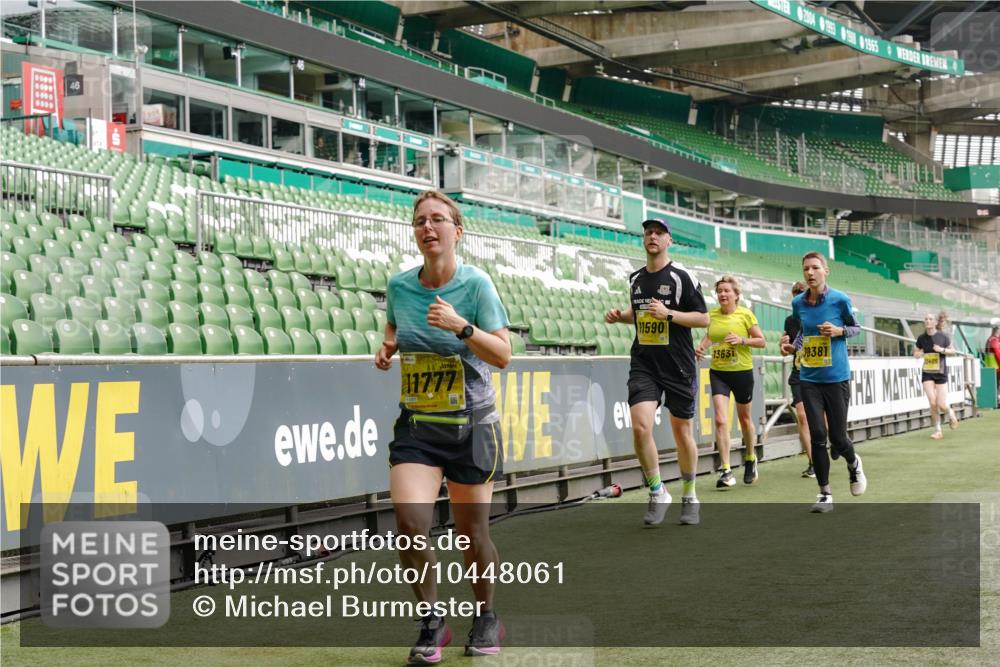 13.09.2026 - 21. swb-Marathon Bremen Michael Burmester http://msf.ph/oto/10448061 13.09.2026 10:30:09 Laufen im Stadion 10162, 10170, 10174, 10183, 10193, 10200, 10218, 10227, 10233, 10253, 10267, 10281, 10304, 10334, 10339, 10348, 10359, 10381, 10392, 10421, 10426, 10448, 10452, 10467, 10515, 10525, 10537, 10585, 10588, 10641, 10652, 10714, 10734, 10739, 10757, 10761, 10763, 10764, 10765, 10780, 10808, 10821, 10822, 10825, 10827, 10837, 10838, 10840, 10862, 10863, 10876, 10884, 10886, 10887, 10906, 10910, 10923, 10966, 10984, 11002, 11007, 11018, 11038, 11109 meine-sportfotos.de