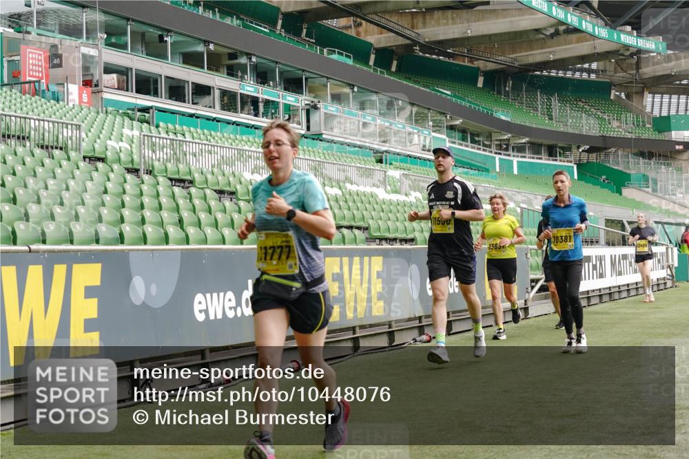 13.09.2026 - 21. swb-Marathon Bremen Michael Burmester http://msf.ph/oto/10448076 13.09.2026 10:30:09 Laufen im Stadion 10162, 10170, 10174, 10183, 10193, 10200, 10218, 10227, 10233, 10253, 10267, 10281, 10304, 10334, 10339, 10348, 10359, 10381, 10392, 10421, 10426, 10448, 10452, 10467, 10515, 10525, 10537, 10585, 10588, 10641, 10652, 10714, 10734, 10739, 10757, 10761, 10763, 10764, 10765, 10780, 10808, 10821, 10822, 10825, 10827, 10837, 10838, 10840, 10862, 10863, 10876, 10884, 10886, 10887, 10906, 10910, 10923, 10966, 10984, 11002, 11007, 11018, 11038, 11109 meine-sportfotos.de