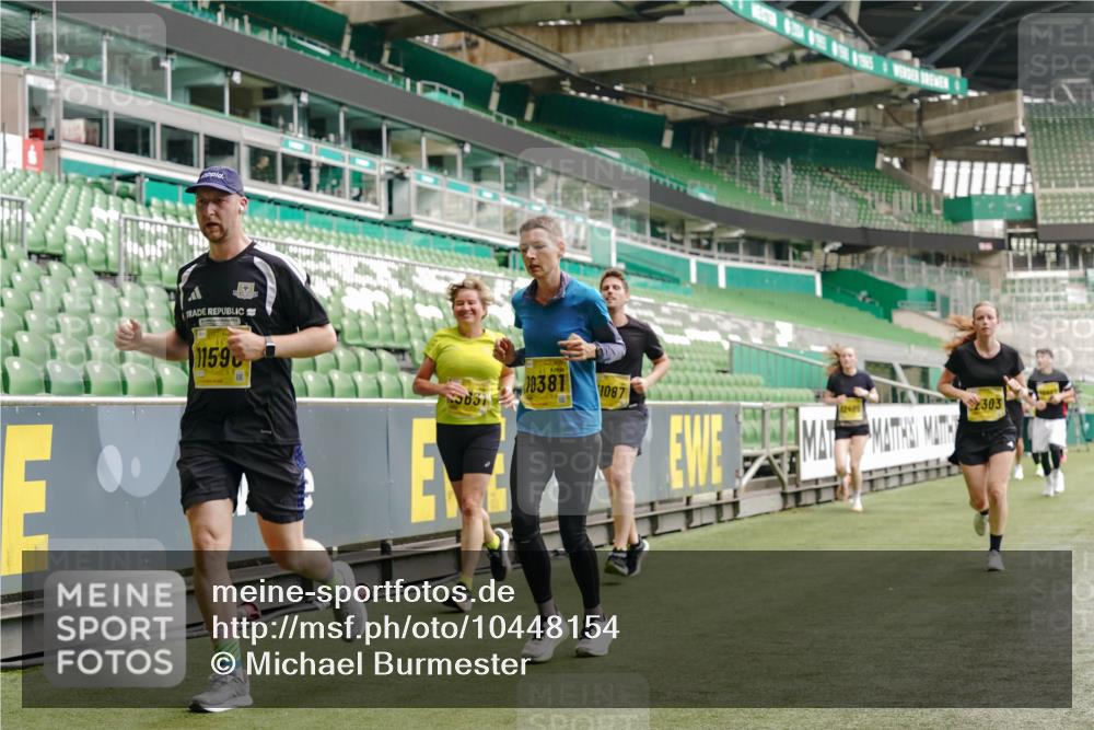 13.09.2026 - 21. swb-Marathon Bremen Michael Burmester http://msf.ph/oto/10448154 13.09.2026 10:30:11 Laufen im Stadion 10162, 10170, 10174, 10183, 10193, 10200, 10218, 10227, 10233, 10253, 10281, 10304, 10334, 10339, 10348, 10359, 10381, 10392, 10426, 10448, 10452, 10467, 10515, 10525, 10537, 10585, 10588, 10641, 10652, 10714, 10734, 10757, 10761, 10763, 10764, 10765, 10780, 10808, 10821, 10822, 10825, 10827, 10837, 10838, 10840, 10862, 10863, 10876, 10884, 10886, 10887, 10906, 10910, 10923, 10966, 10984, 11002, 11007, 11018, 11038, 11109 meine-sportfotos.de