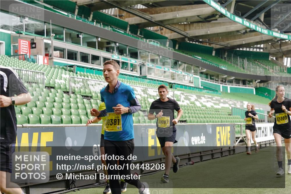 13.09.2026 - 21. swb-Marathon Bremen Michael Burmester http://msf.ph/oto/10448208 13.09.2026 10:30:12 Laufen im Stadion 10162, 10170, 10174, 10183, 10193, 10200, 10218, 10227, 10233, 10253, 10281, 10304, 10334, 10339, 10348, 10359, 10381, 10392, 10426, 10448, 10452, 10467, 10515, 10525, 10537, 10585, 10588, 10641, 10652, 10714, 10734, 10757, 10761, 10763, 10764, 10765, 10780, 10808, 10821, 10822, 10825, 10827, 10837, 10838, 10840, 10862, 10863, 10876, 10884, 10886, 10887, 10906, 10923, 10966, 10984, 11002, 11007, 11018, 11038, 11109 meine-sportfotos.de