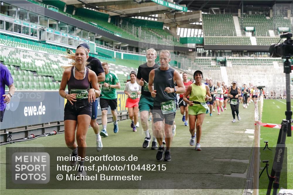 13.09.2026 - 21. swb-Marathon Bremen Michael Burmester http://msf.ph/oto/10448215 13.09.2026 13:08:46 Laufen im Stadion 383, 391, 489, 532, 549, 551, 563, 607, 625, 682, 800, 808, 809, 813, 846, 884, 898, 911, 1025, 1072, 1124, 1150, 1173, 1210, 1285, 1289, 1322, 1364, 1387, 1395, 1398, 1532, 1559, 1600, 1688, 1831, 1841, 1854, 1880, 1899, 2003, 2041, 2208, 2215, 2229, 2243, 2283, 2366, 2380, 2405, 2413, 2429, 2441, 2467, 2471, 2492, 2565, 2611, 2635, 2692, 2727, 2755, 2782, 2802, 2823, 2831, 2841, 2866, 2897, 2930, 2931, 2941, 2949, 3316, 3327, 3333, 3437, 3707 meine-sportfotos.de