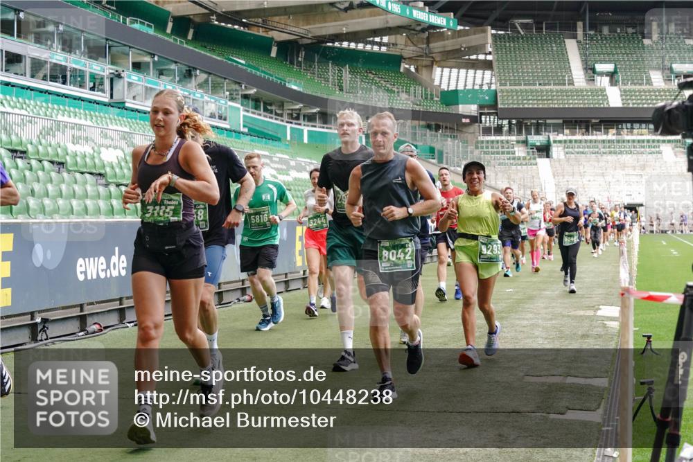 13.09.2026 - 21. swb-Marathon Bremen Michael Burmester http://msf.ph/oto/10448238 13.09.2026 13:08:46 Laufen im Stadion 383, 391, 489, 532, 549, 551, 563, 607, 625, 682, 800, 808, 809, 813, 846, 884, 898, 911, 1025, 1072, 1124, 1150, 1173, 1210, 1285, 1289, 1322, 1364, 1387, 1395, 1398, 1532, 1559, 1600, 1688, 1831, 1841, 1854, 1880, 1899, 2003, 2041, 2208, 2215, 2229, 2243, 2283, 2366, 2380, 2405, 2413, 2429, 2441, 2467, 2471, 2492, 2565, 2611, 2635, 2692, 2727, 2755, 2782, 2802, 2823, 2831, 2841, 2866, 2897, 2930, 2931, 2941, 2949, 3316, 3327, 3333, 3437, 3707 meine-sportfotos.de