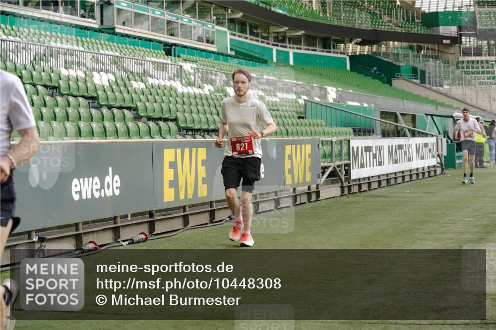13.09.2026 - 21. swb-Marathon Bremen Michael Burmester http://msf.ph/oto/10448308 13.09.2026 12:47:33 Laufen im Stadion 382, 384, 538, 567, 604, 621, 697, 868, 889, 1034, 1554, 1872, 1925, 2021, 2087, 2266, 2538, 2646, 2809, 2956, 3118, 3196, 3242, 3284, 3297, 3424, 3466, 3520, 3794, 3910, 4025, 4236, 4239, 4614, 4712, 4729, 4777, 4808, 4992, 5024, 5238, 5283, 5674, 5725, 5803, 5976, 6025, 6053, 6058, 6686, 6708, 6784, 6815, 7102, 7399, 7538, 7803, 7814, 7871, 8060, 8334, 8611, 8621, 8670, 8701, 8706, 8980, 8981, 8983, 9010, 9061, 9544, 9689, 9813, 9918, 13034 meine-sportfotos.de