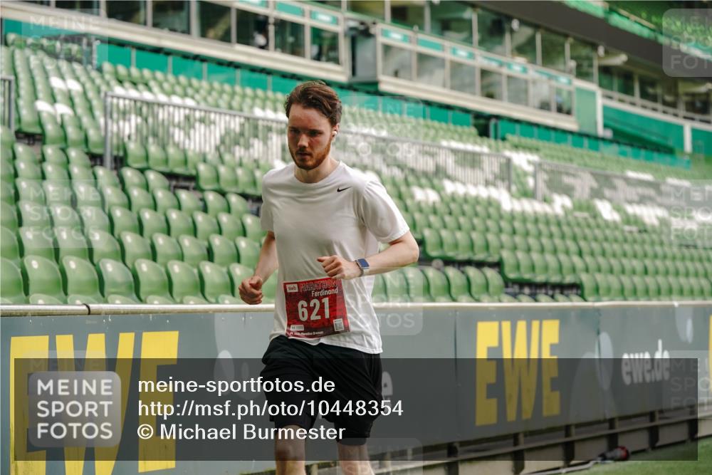 13.09.2026 - 21. swb-Marathon Bremen Michael Burmester http://msf.ph/oto/10448354 13.09.2026 12:47:34 Laufen im Stadion 382, 384, 538, 567, 604, 621, 697, 868, 889, 1034, 1554, 1872, 1925, 2021, 2087, 2266, 2538, 2646, 2809, 2844, 2956, 3118, 3127, 3196, 3242, 3284, 3297, 3424, 3466, 3520, 3794, 3910, 4025, 4236, 4239, 4614, 4712, 4729, 4777, 4808, 4992, 5024, 5238, 5283, 5674, 5725, 5803, 5976, 6025, 6053, 6058, 6686, 6708, 6784, 6815, 7102, 7399, 7538, 7803, 7814, 7871, 8060, 8334, 8611, 8621, 8670, 8701, 8706, 8973, 8980, 8981, 8983, 9010, 9061, 9544, 9689, 9813, 9918, 13034 meine-sportfotos.de