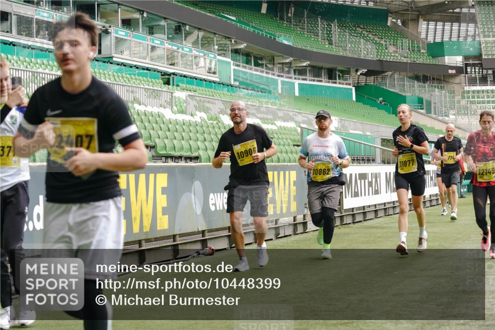 13.09.2026 - 21. swb-Marathon Bremen Michael Burmester http://msf.ph/oto/10448399 13.09.2026 10:30:18 Laufen im Stadion 10141, 10162, 10170, 10174, 10183, 10193, 10200, 10218, 10227, 10233, 10253, 10281, 10304, 10334, 10339, 10348, 10359, 10381, 10392, 10426, 10448, 10452, 10467, 10515, 10537, 10585, 10588, 10641, 10652, 10714, 10734, 10757, 10761, 10763, 10764, 10765, 10780, 10808, 10821, 10822, 10825, 10827, 10837, 10838, 10840, 10862, 10863, 10884, 10886, 10887, 10906, 10966, 10984, 11002, 11007, 11038, 11109, 11350, 11379 meine-sportfotos.de