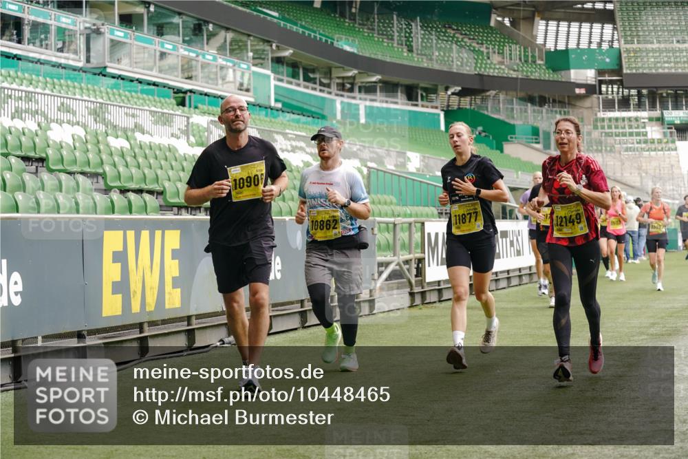 13.09.2026 - 21. swb-Marathon Bremen Michael Burmester http://msf.ph/oto/10448465 13.09.2026 10:30:19 Laufen im Stadion 10141, 10162, 10170, 10174, 10183, 10193, 10200, 10218, 10227, 10233, 10253, 10281, 10304, 10334, 10339, 10348, 10359, 10381, 10392, 10426, 10448, 10452, 10467, 10515, 10537, 10585, 10588, 10641, 10652, 10714, 10734, 10757, 10761, 10763, 10764, 10765, 10780, 10808, 10821, 10822, 10825, 10827, 10837, 10838, 10840, 10862, 10863, 10884, 10886, 10887, 10906, 10966, 10984, 11002, 11007, 11038, 11109, 11350, 11379 meine-sportfotos.de