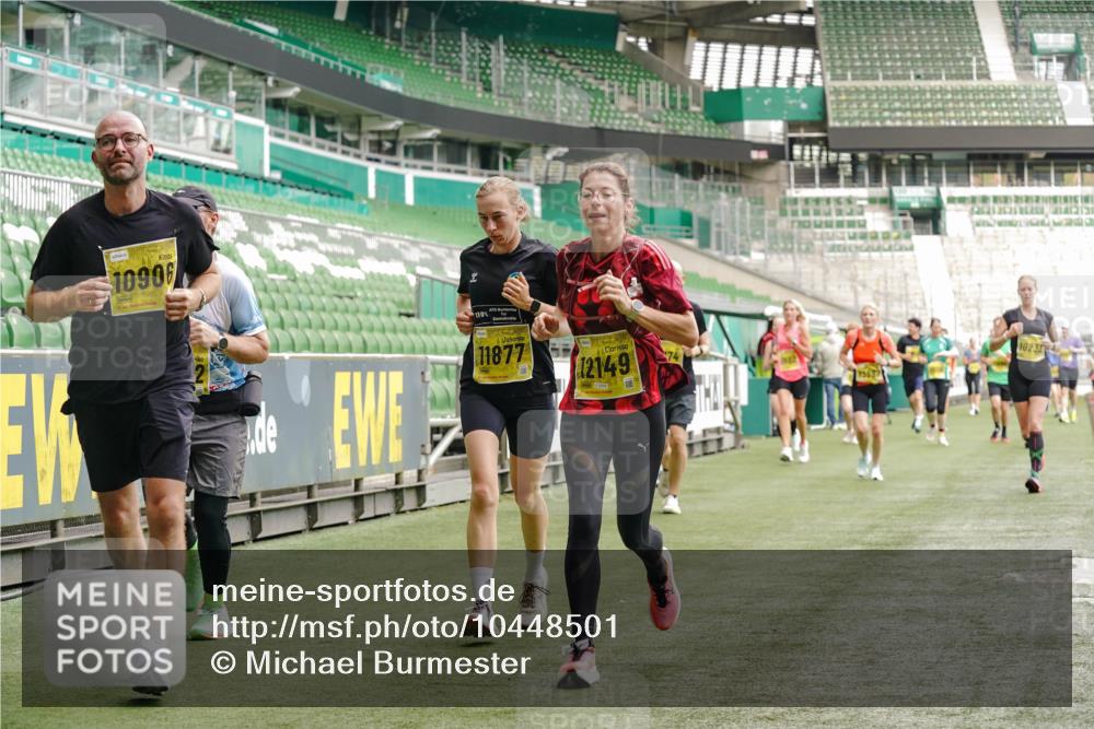 13.09.2026 - 21. swb-Marathon Bremen Michael Burmester http://msf.ph/oto/10448501 13.09.2026 10:30:20 Laufen im Stadion 10141, 10162, 10174, 10183, 10193, 10200, 10218, 10227, 10233, 10253, 10281, 10304, 10334, 10339, 10348, 10359, 10381, 10392, 10426, 10448, 10452, 10467, 10515, 10537, 10585, 10588, 10641, 10652, 10714, 10734, 10757, 10761, 10763, 10764, 10765, 10780, 10808, 10821, 10822, 10825, 10827, 10837, 10838, 10840, 10862, 10863, 10884, 10886, 10887, 10906, 10966, 10984, 11002, 11007, 11038, 11109, 11350, 11379 meine-sportfotos.de