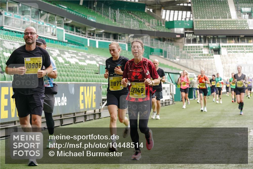 13.09.2026 - 21. swb-Marathon Bremen Michael Burmester http://msf.ph/oto/10448514 13.09.2026 10:30:20 Laufen im Stadion 10141, 10162, 10174, 10183, 10193, 10200, 10218, 10227, 10233, 10253, 10281, 10304, 10334, 10339, 10348, 10359, 10381, 10392, 10426, 10448, 10452, 10467, 10515, 10537, 10585, 10588, 10641, 10652, 10714, 10734, 10757, 10761, 10763, 10764, 10765, 10780, 10808, 10821, 10822, 10825, 10827, 10837, 10838, 10840, 10862, 10863, 10884, 10886, 10887, 10906, 10966, 10984, 11002, 11007, 11038, 11109, 11350, 11379 meine-sportfotos.de