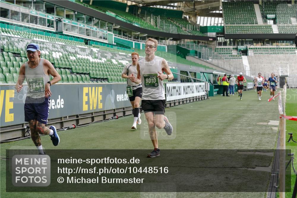 13.09.2026 - 21. swb-Marathon Bremen Michael Burmester http://msf.ph/oto/10448516 13.09.2026 12:47:45 Laufen im Stadion 382, 384, 538, 604, 621, 868, 889, 1349, 1554, 1872, 1925, 2021, 2087, 2266, 2538, 2605, 2646, 2809, 2844, 2956, 3110, 3118, 3127, 3196, 3242, 3284, 3297, 3424, 3466, 3520, 3794, 3910, 4025, 4236, 4239, 4614, 4712, 4729, 4777, 4808, 4992, 5024, 5238, 5283, 5674, 5725, 5803, 5976, 6025, 6053, 6058, 6686, 6708, 6784, 6815, 6951, 7102, 7399, 7538, 7803, 7814, 7871, 8060, 8334, 8611, 8621, 8706, 8877, 8973, 8980, 8981, 8983, 9010, 9061, 9429, 9544, 9689, 9813, 9918, 13034 meine-sportfotos.de